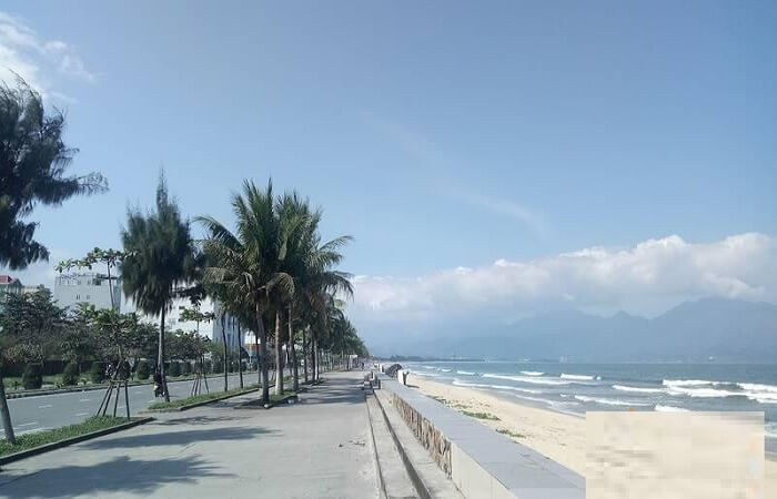 Biển Nguyễn Tất Thành
