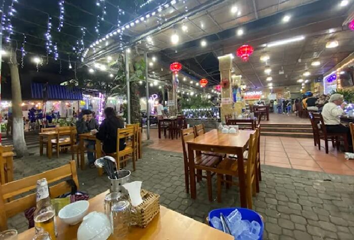 Quán ăn gần Biển Nguyễn Tất Thành