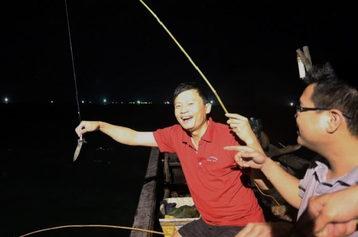 Câu mực đêm Phú Quốc