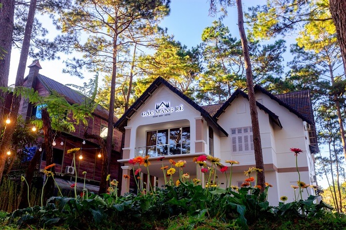 Khách sạn Măng Đen