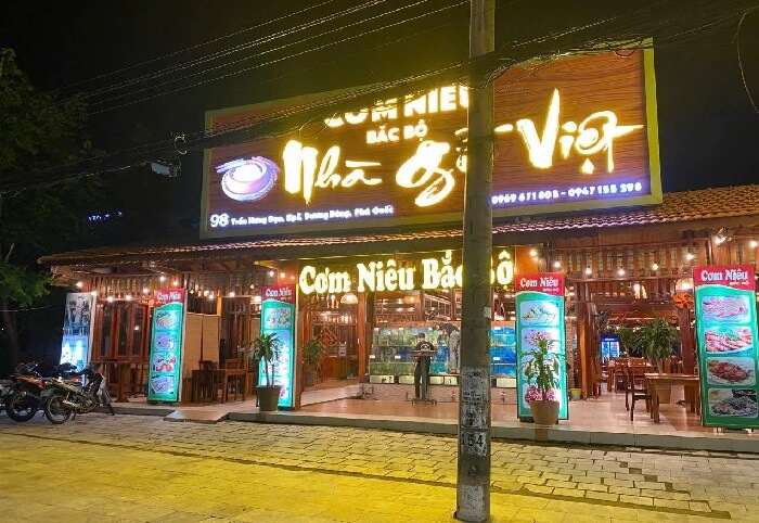 Quán cơm niêu Phú Quốc