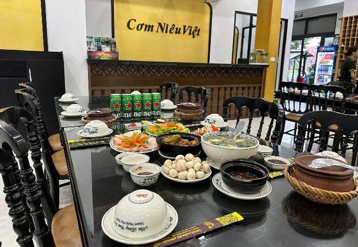 Quán cơm niêu Phú Quốc