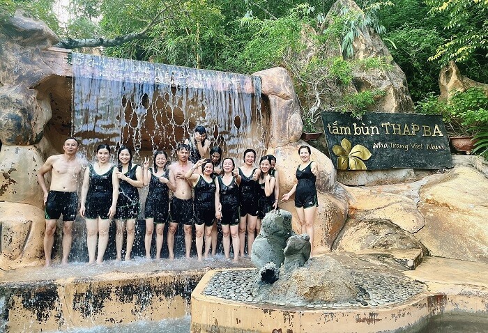 Giá vé tắm bùn Tháp Bà Nha Trang