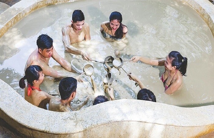 Giá vé tắm bùn Tháp Bà Nha Trang