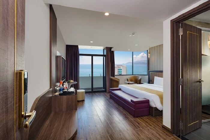 Khách sạn đường Hùng Vương Nha Trang