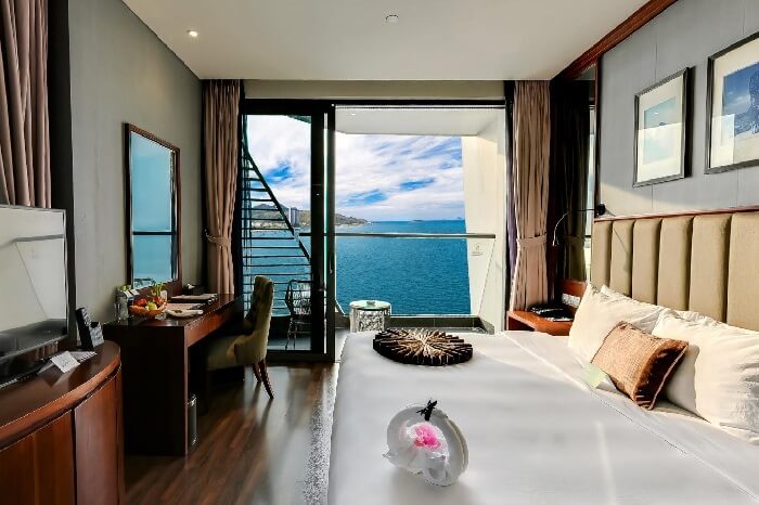 Khách sạn đường Phạm Văn Đồng Nha Trang