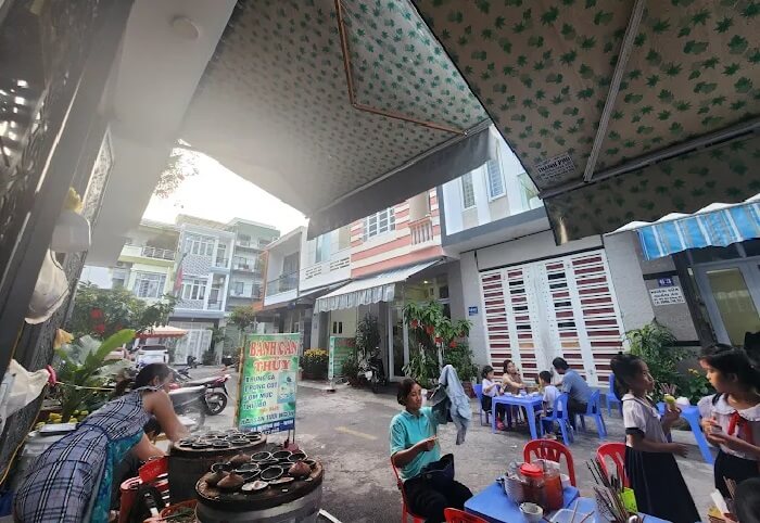 Quán bánh căn Nha Trang