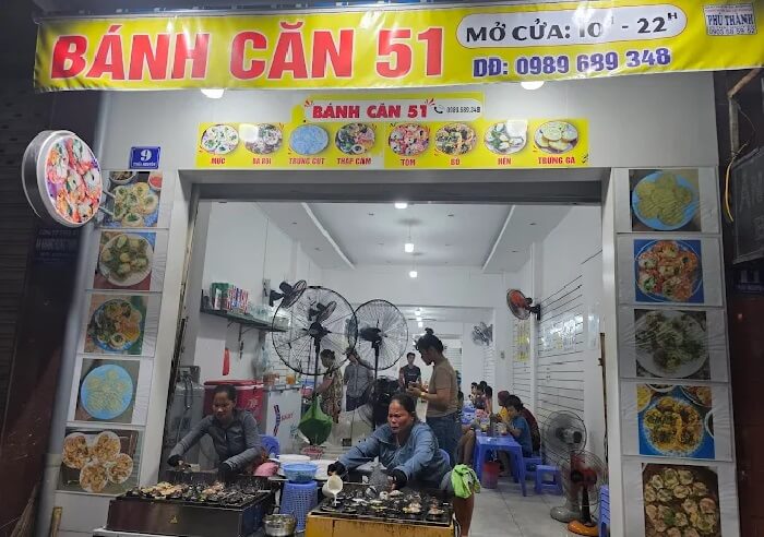 Quán bánh căn Nha Trang