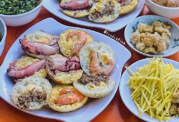 Quán bánh căn Nha Trang