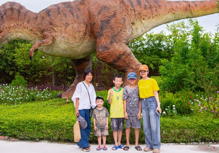 Ngoài Show diễn cá Heo Đà Nẵng còn có công viên khủng long