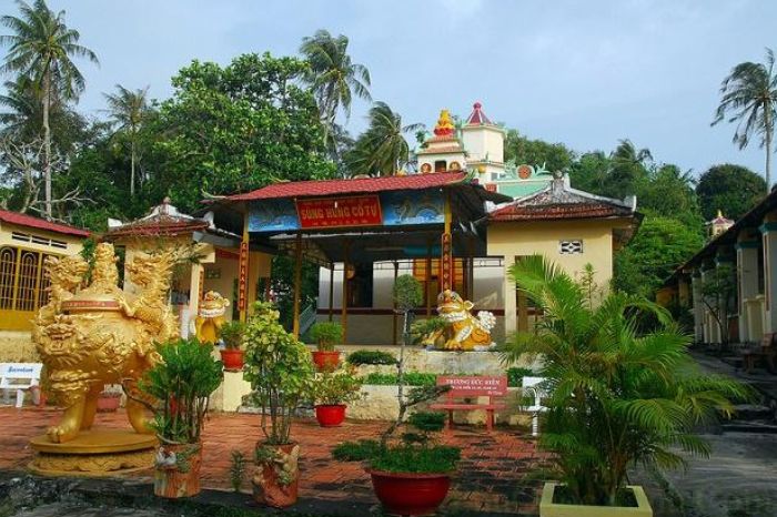 Chùa Sùng Hưng Phú Quốc có gì