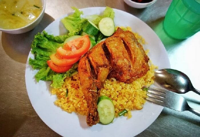 Quán cơm gà Nha Trang