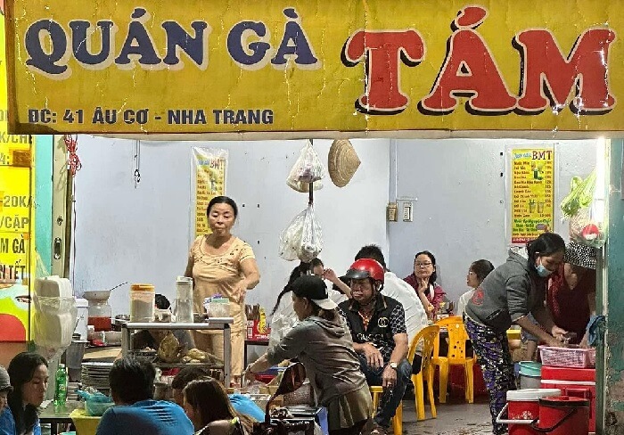 Quán cơm gà Nha Trang