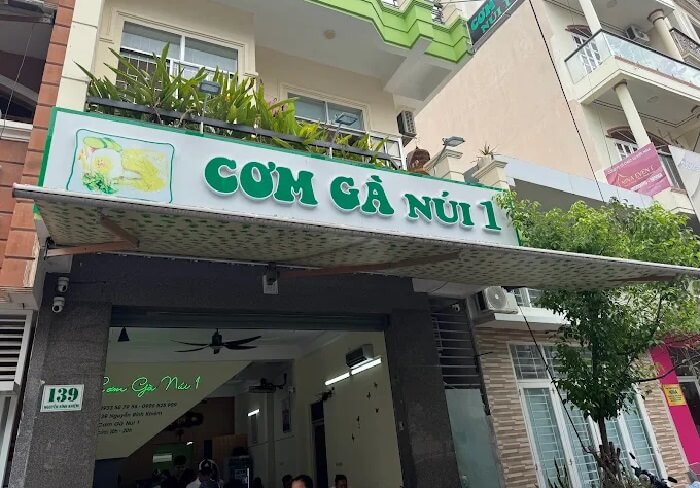 Quán cơm gà Nha Trang