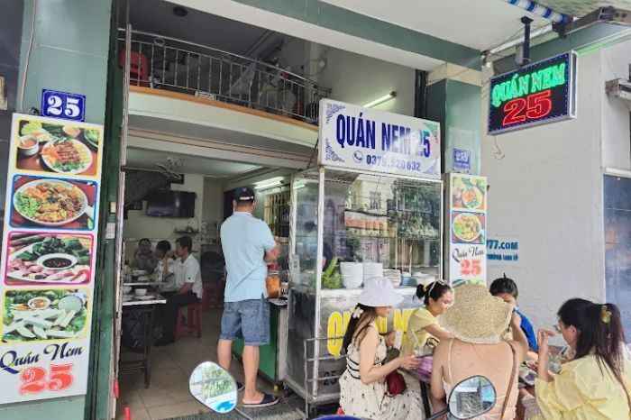 Quán nem nướng Nha Trang ngon nức tiêng