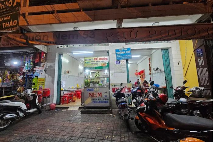 Quán nem nướng Nha Trang ngon nức tiêng