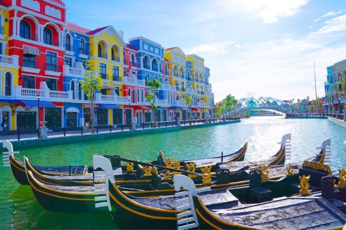 Giá vé đi thuyền sông Venice Grand World Phú Quốc