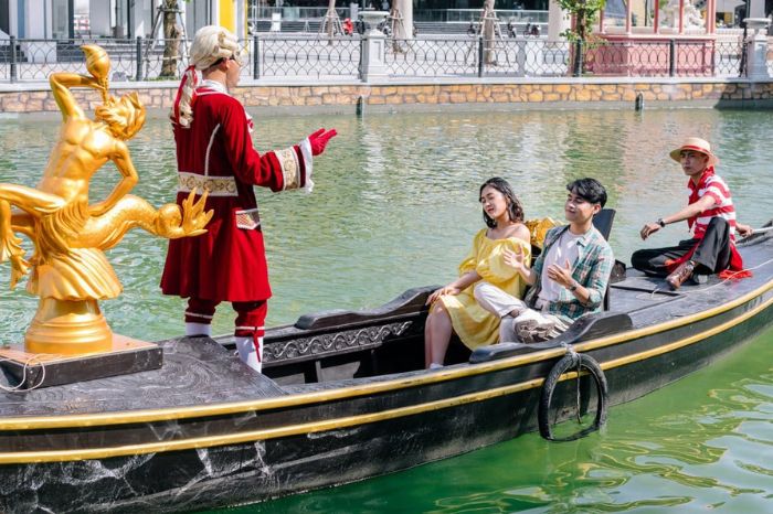 Giá vé đi thuyền sông Venice Grand World Phú Quốc