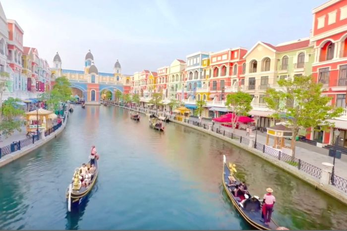 Giá vé đi thuyền sông Venice Grand World Phú Quốc