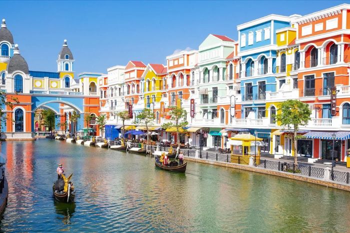 Giá vé đi thuyền sông Venice Grand World Phú Quốc