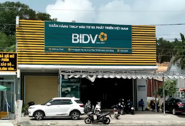 ngân hàng và cây ATM ở Phú Quốc