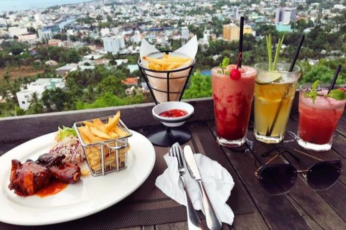 Quán cafe Chuồn Chuồn Bistro & Bar Phú Quốc có gì