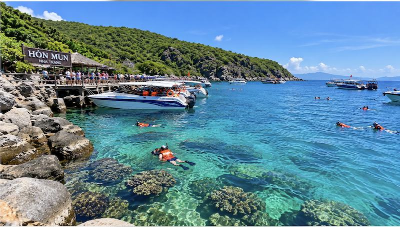 Hòn Mun điểm đến đầu tiên trong chương trình tour 3 đảo Nha Trang